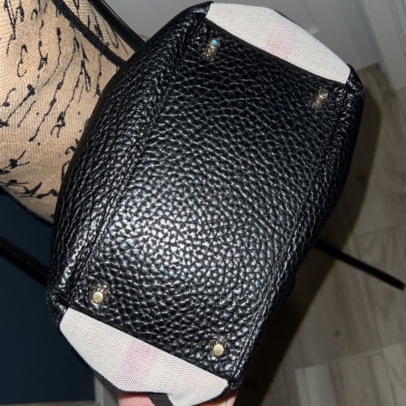 Burberry Maidstone Saddle Leather Bag - Picture 8 of 11